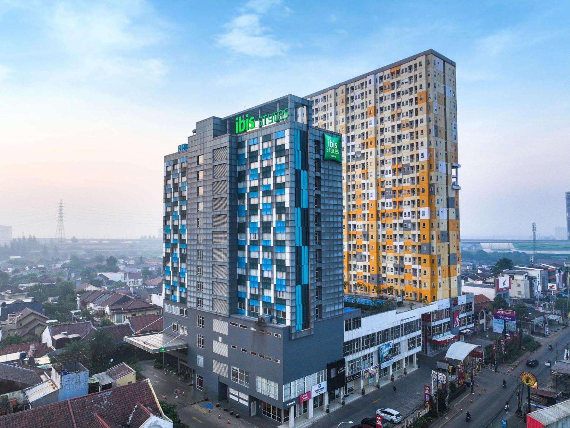 Ibis Styles Bekasi Jatibening Hotel Exterior photo